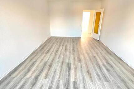 Schöne 2-Raumwohnung in zentraler Lage zimmer