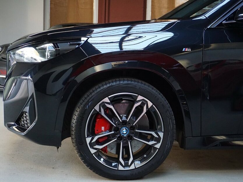 iX1 xDrive30e M Sport Pano HuD 360° H&K 19`