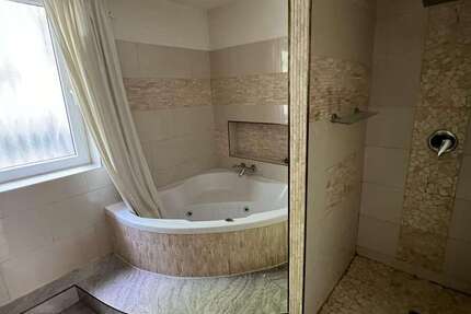 Wohnung Herne Baukau - 3 Zimmer, 160 m&sup2;, 1.300&euro; | Angebot:27214875