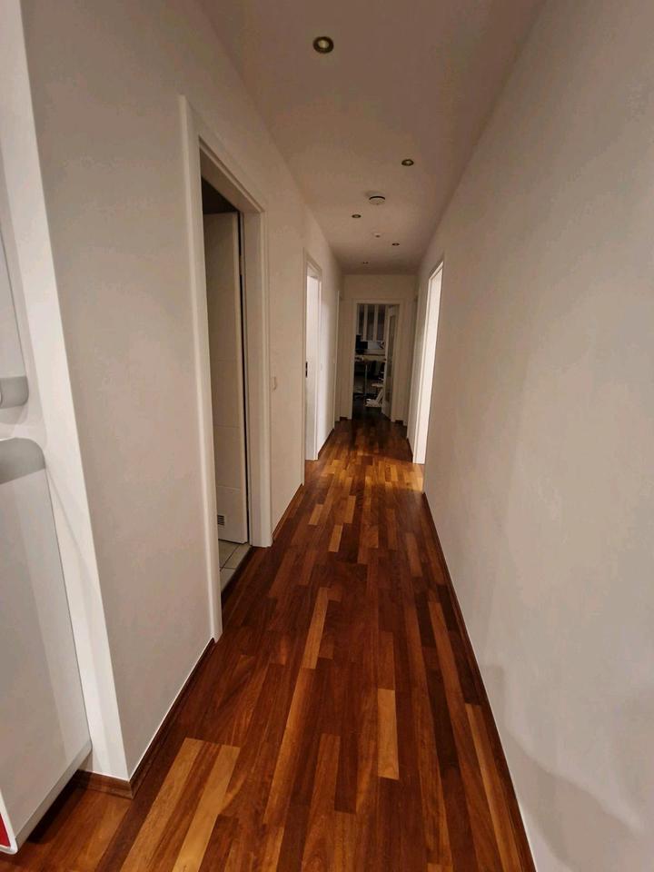 Traumhafte 3-Zimmer-Wohnung mit Balkon, Garage zu verkaufen. zimmer