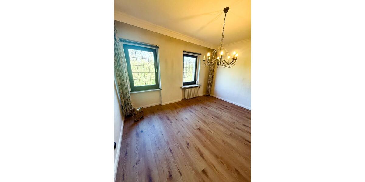 Maisonettenwohnung Hagen Hagen-Mitte - 7.5 Zimmer, 204 m&sup2;, 310.000&euro; | Angebot:26694151