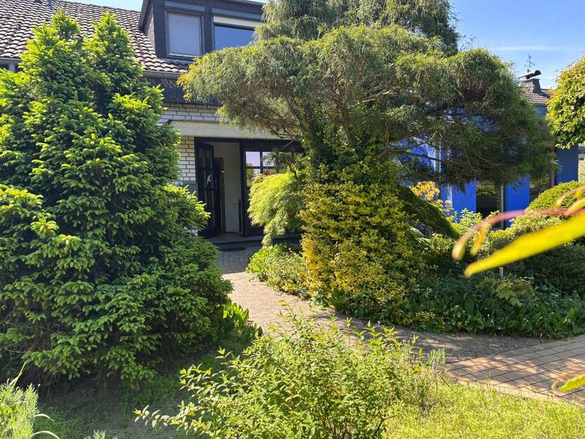 Ein- Zweifamilienhaus + Gewerbeeinheit + Pool - ländliche Lage zimmer