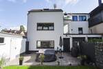 Hochwertige Erdgeschosswohnung mit Garten in kernsaniertem 3-Familienhaus 4 zimmer