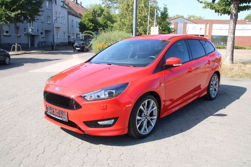 Ford Focus 96.500 km 12.490 € Recklinghausen 45663