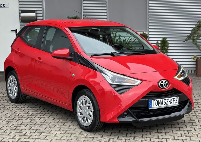 Toyota Aygo (X) 76.886 km 8.499 € Hamm 59075