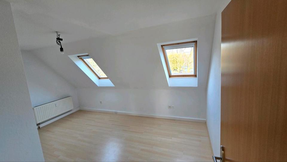Dachgeschoßwohnung Castrop-Rauxel Deinighausen - 2.5 Zimmer, 64 m&sup2;, 475&euro; | Angebot:25131213