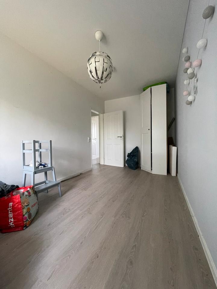 Sonnige kernsanierte 4 Zimmerwohnung mit Balkon und Stellplatz