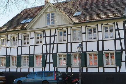 Charmante Dachgeschosswohnung im historischen Fachwerkhaus in Hagen – verfügbar ab 01.01.2026 6 zimmer