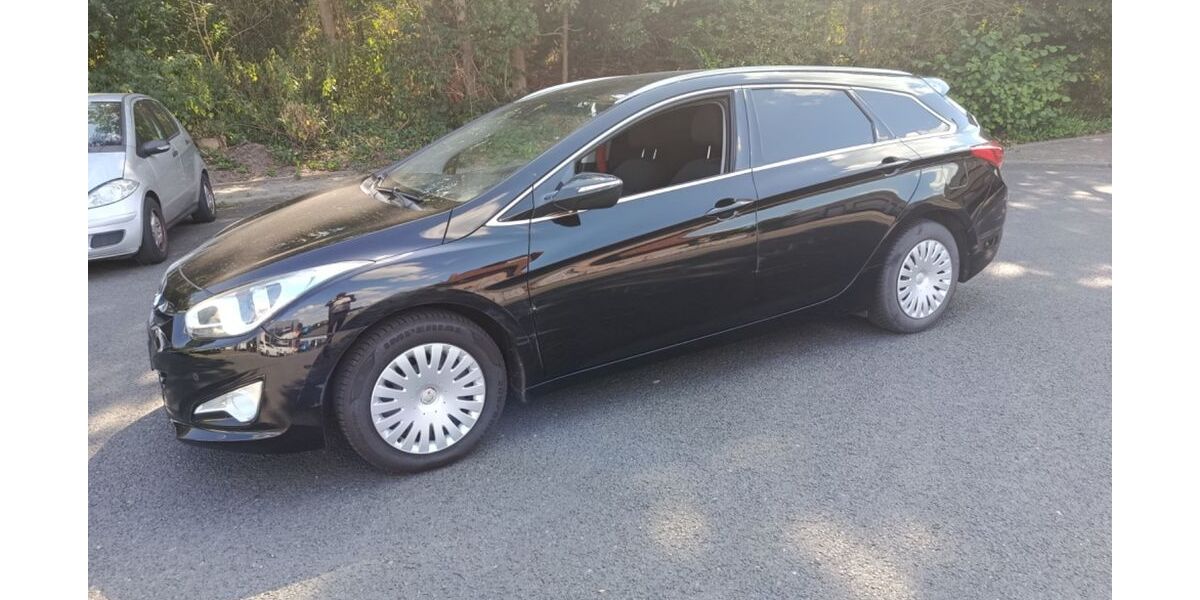 Hyundai i40 140.000 km 6.490 &euro; Recklinghausen 45659