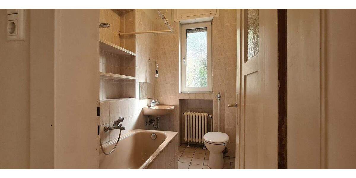 Etagenwohnung Bochum Harpen - 6 Zimmer, 133 m&sup2;, 230.000&euro; | Angebot:24390098