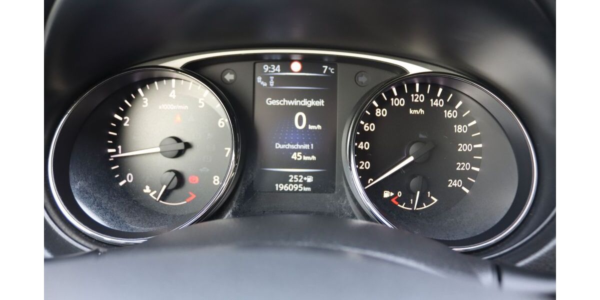 Nissan X-Trail 196.000 km 13.700 &euro; Dortmund 44328