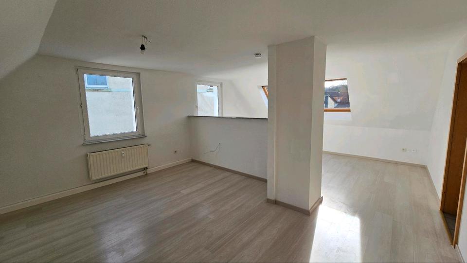 Dachgeschoßwohnung Castrop-Rauxel Deinighausen - 2.5 Zimmer, 64 m&sup2;, 475&euro; | Angebot:25131213