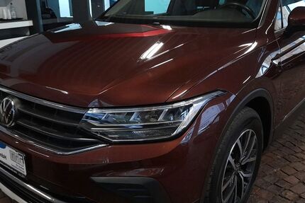 VW Tiguan 77.838 km 26.990 € Gelsenkirchen 45888