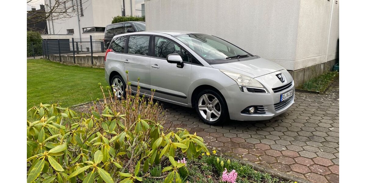 Peugeot 5008 200.000 km 5.300 € Bochum 44892