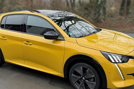 Peugeot 208 84.000 km 12.500 &euro; Dortmund 44225