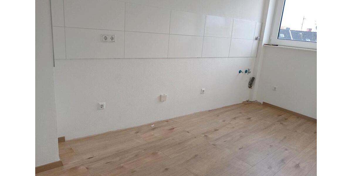 Dachgeschoßwohnung Gelsenkirchen Gelsenkirchen-Mitte - 3 Zimmer, 68 m&sup2;, 80.000&euro; | Angebot:24594082