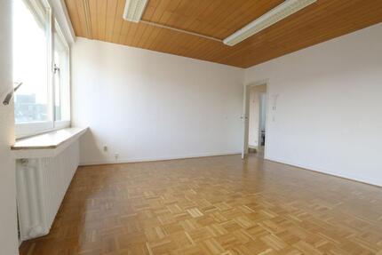 ca. 30,35 m² helle BÜROFLÄCHE mit Parkett für 8,75€m² + Abstellr zimmer