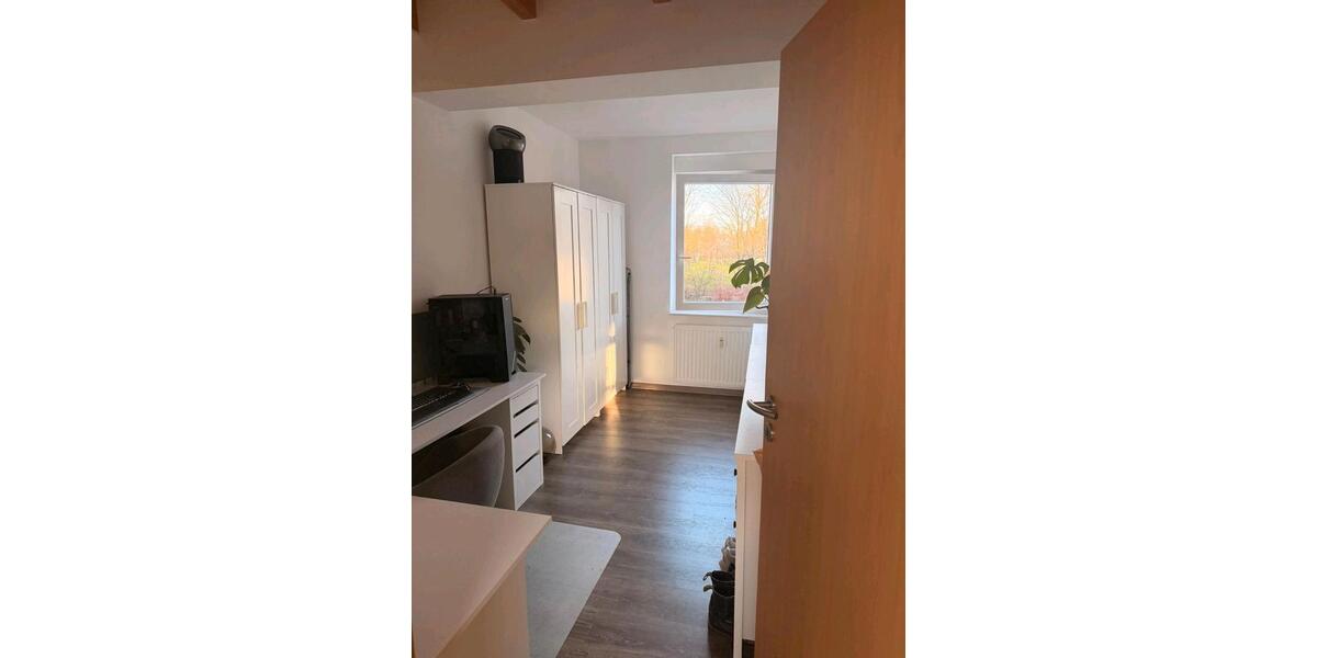 Dachgeschoßwohnung Dortmund Huckarde - 3.5 Zimmer, 60 m&sup2;, 800&euro; | Angebot:24846450