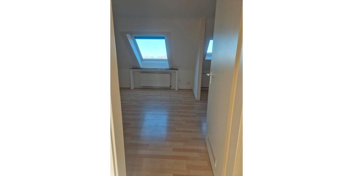 Dachgeschoßwohnung Dortmund Brackel - 1 Zimmer, 50 m&sup2;, 550&euro; | Angebot:25342570