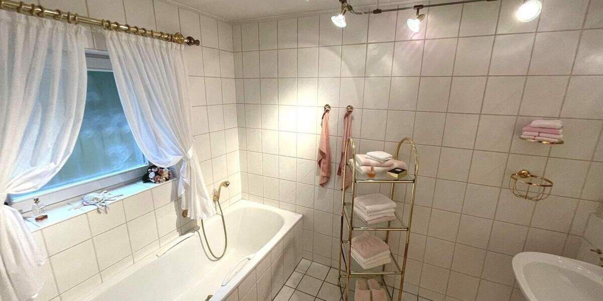 Mehrfamilienhaus, Wohnhaus Sprockhövel Niedersprockhövel - 1 Zimmer, 235 m&sup2;, 441.000&euro; | Angebot:25674844