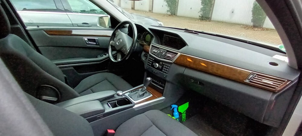 Mercedes-Benz E 200 177.000 km 12.500 € Gelsenkirchen 45879
