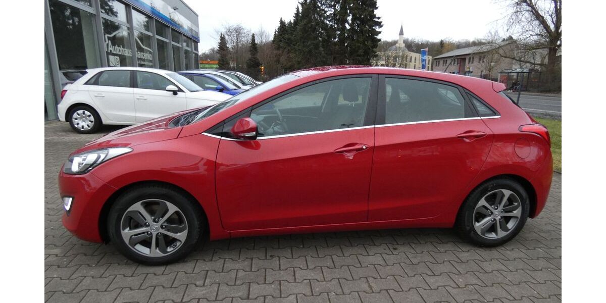 Hyundai i30 112.000 km 8.200 &euro; Bergkamen 59192