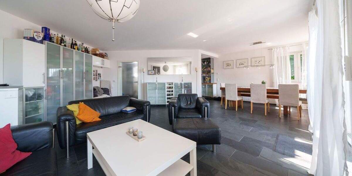 Etagenwohnung Bochum Dahlhausen - 8 Zimmer, 220 m&sup2;, 460.000&euro; | Angebot:24698531