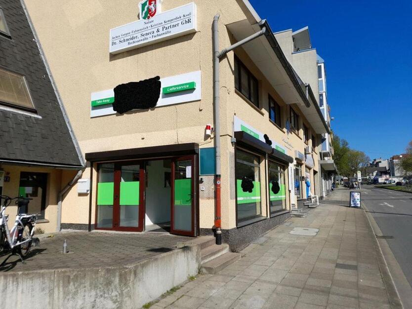 Komplett ausgestattetes Lokal für einen Gastro-Lieferdienst zimmer
