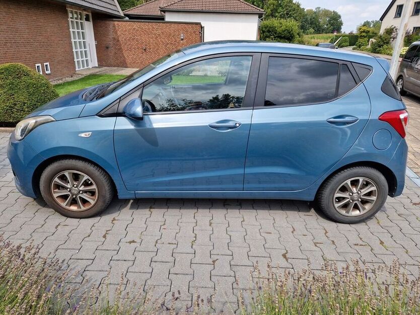 i10