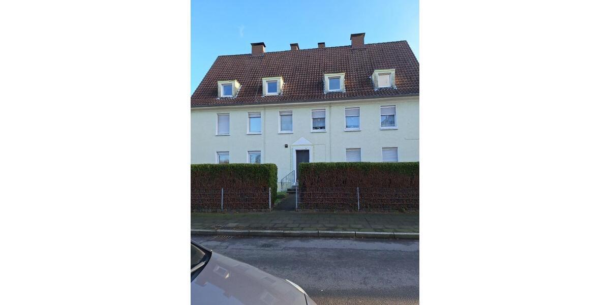 Provisionsfrei* Mit Gartenteil + Stellplatz! Gemütl. DG-Wo, sofort bezugsfrei! 2.5 zimmer