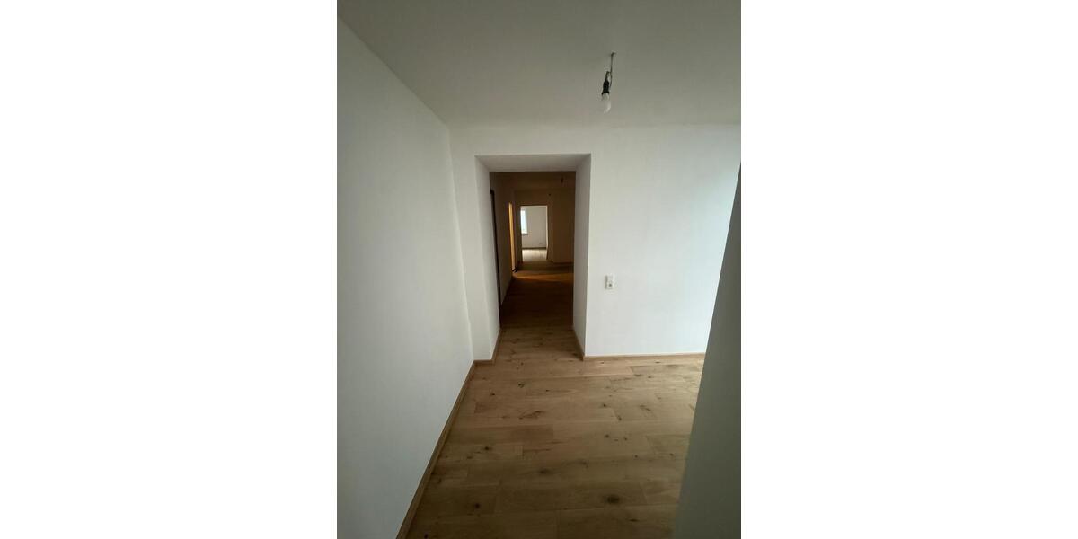 Etagenwohnung Fröndenberg (Ruhr) - 5 Zimmer, 170 m&sup2;, 1.700&euro; | Angebot:24365115
