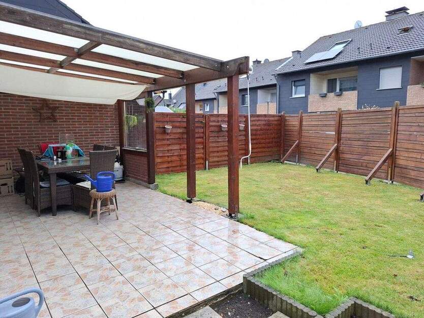 Reihenendhaus in ruhiger Anliegerstraße von Castrop-Rauxel auf Kaufgrundstück. 4 zimmer