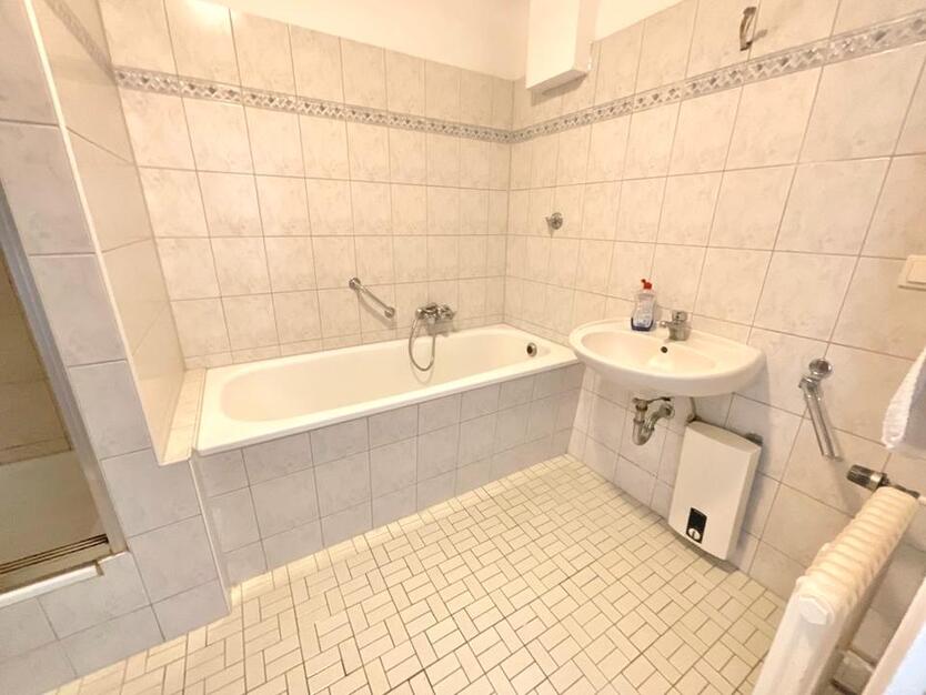 Große 3 Zimmerwohnung mit Balkon zimmer