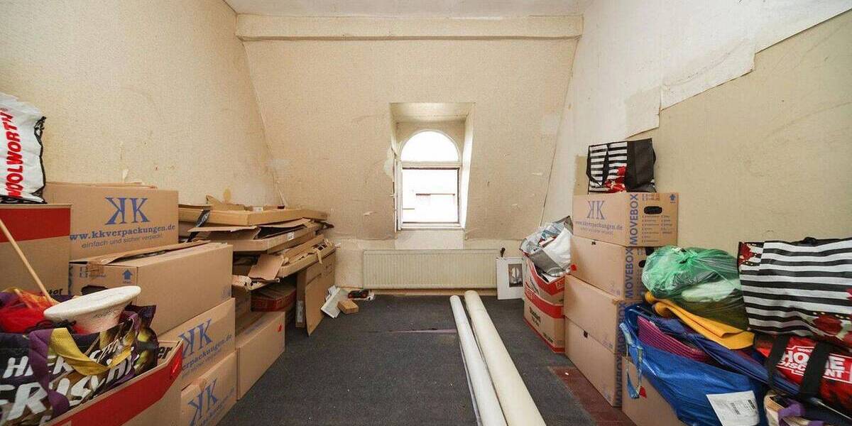 Ruhige DG Wohnung in gepflegtem Haus 4 zimmer