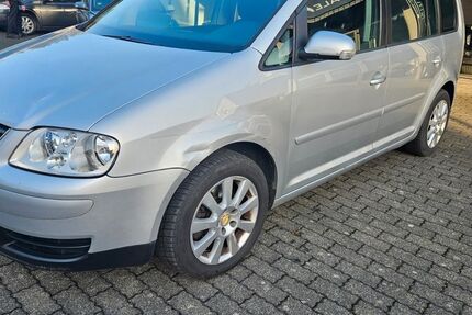 VW Touran 296.000 km 1.799 &euro; Altena 58762