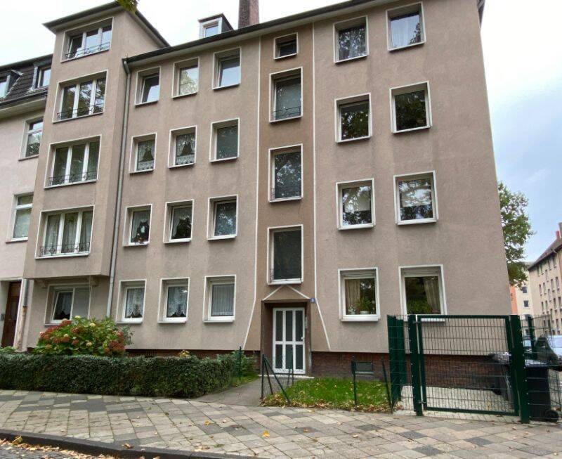 großzügige 2,5-Zimmer-Wohnung in ruhiger Lage