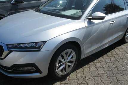 Skoda Octavia Style 2.0 TDI DSG NAVI GRA LED ALU APS SIT 82.800 km 23.788 € Bergkamen 59192