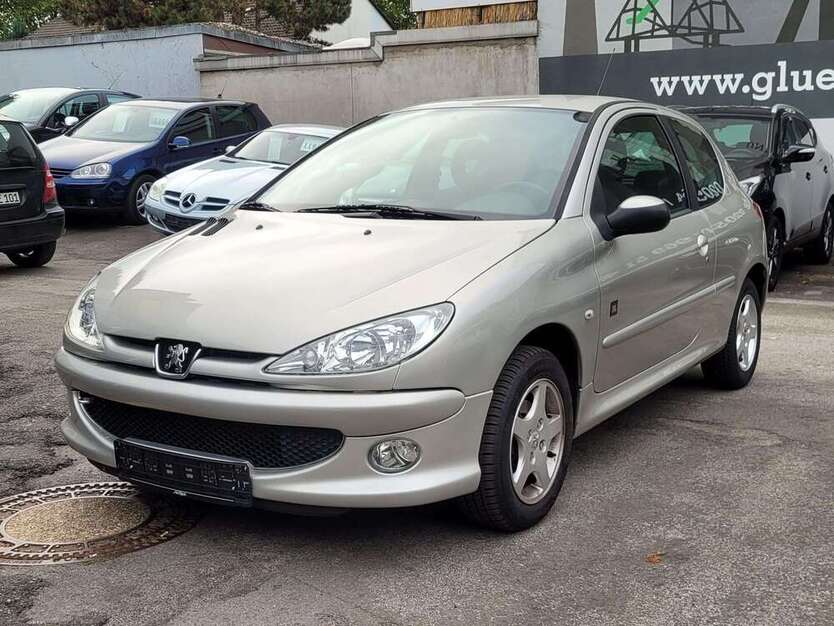 Peugeot 206 156.000 km 1.990 € Essen 45144
