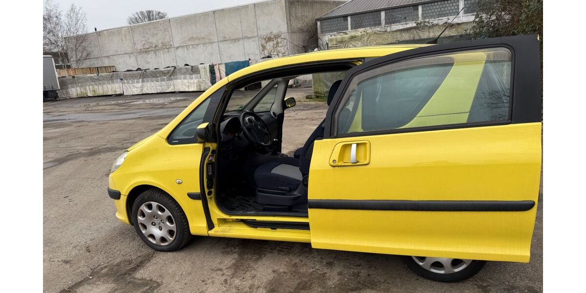 Peugeot 1007 113.000 km 3.900 € Bochum 44787