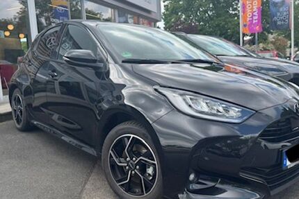 Toyota Yaris 2.535 km 23.900 &euro; Gelsenkirchen 45891