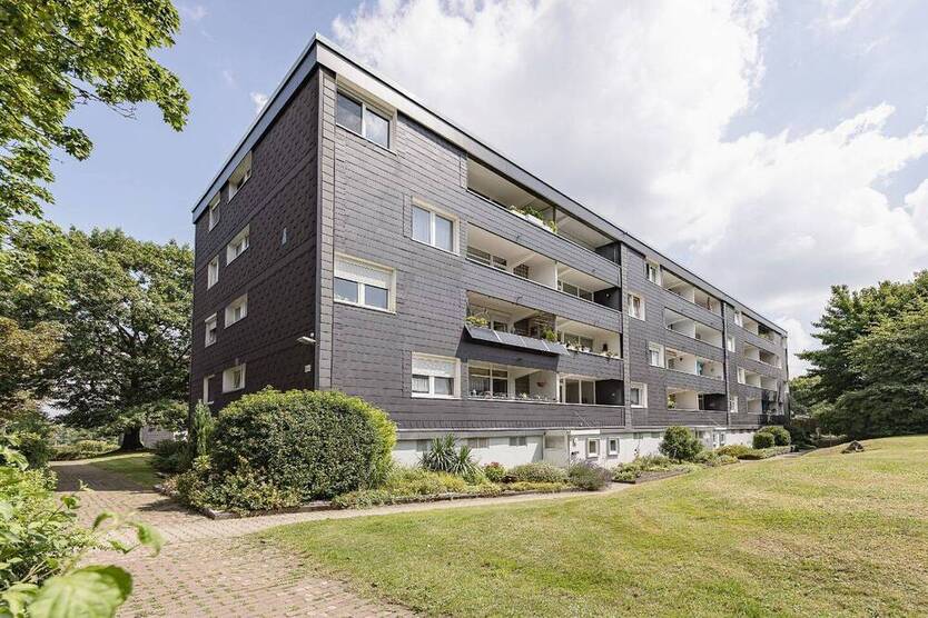 Hier liegt Ihr Geld richtig: Vermietete Eigentumswohnung mit zwei Loggien in beliebter Lage!