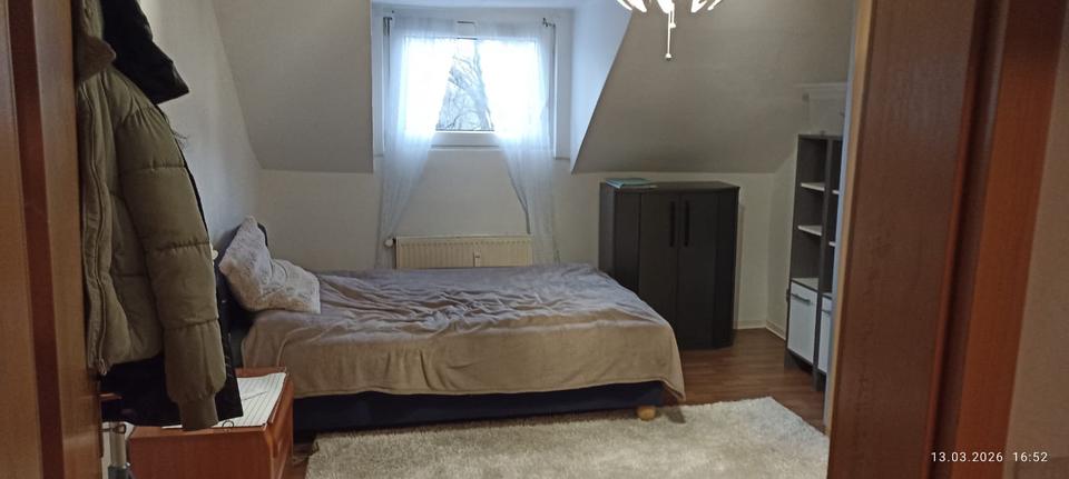 Dachgeschoßwohnung Gelsenkirchen Gelsenkirchen-West - 1 Zimmer, 72 m&sup2;, 700&euro; | Angebot:25918022