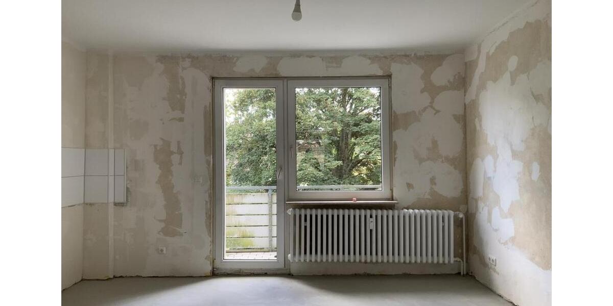 Geräumige 2,5 Zimmerwohnung mit großer Wohnküche, neuem Wannenbad mit Fenster sowie Balkon 2 zimmer