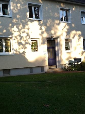 Bei VIVAWEST die Sonnenstrahlen auf dem eigenen Balkon genießen. zimmer