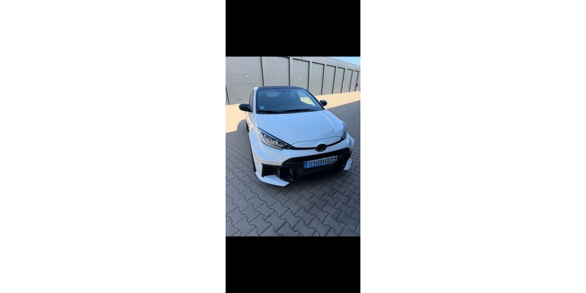 Toyota Yaris 22.000 km 39.850 &euro; Dortmund 44267