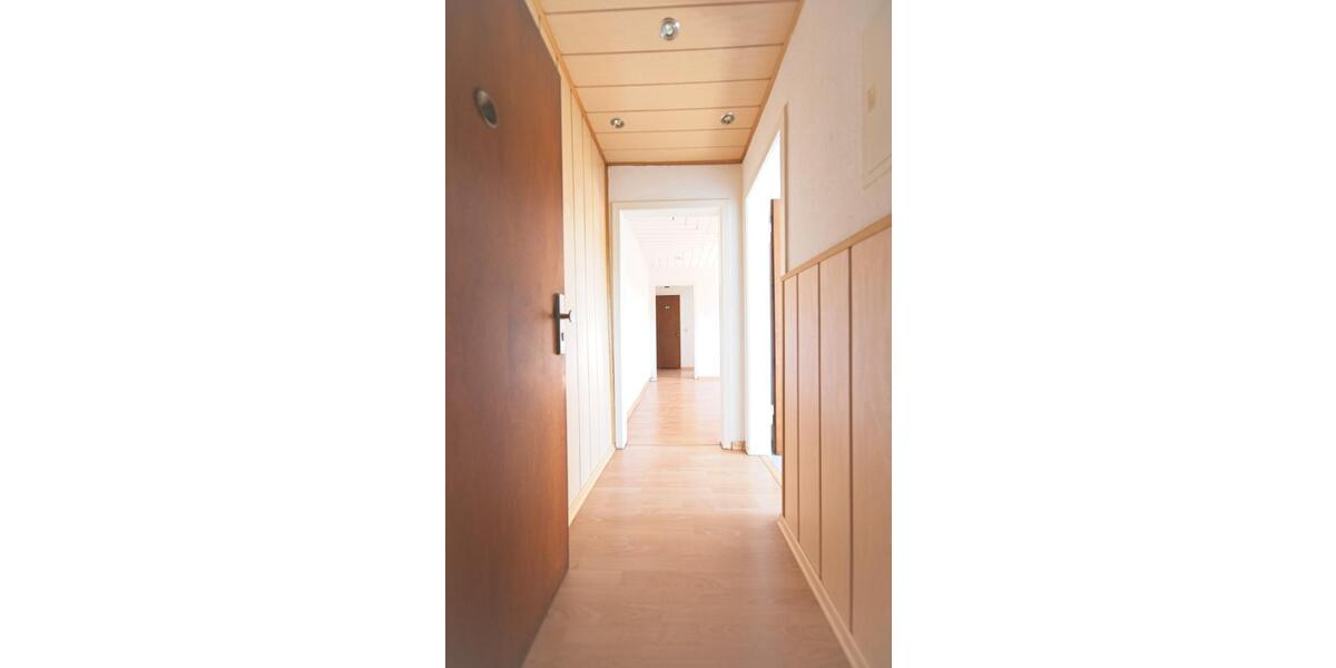 DG Wohnung mit 50qm und 2 Schlafz. renoviert 3 zimmer