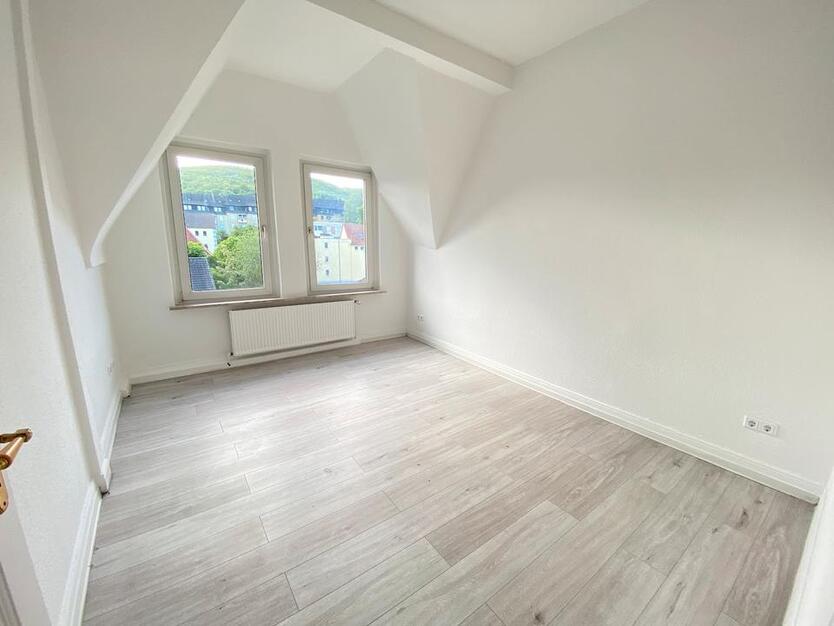 Schöne DG Wohnung mit wunderschönem Ausblick zimmer