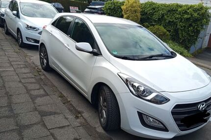 Hyundai i30 86.600 km 8.300 &euro; Unna 59427