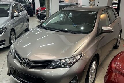 Toyota Auris 130.000 km 10.999 &euro; Schwerte 58239