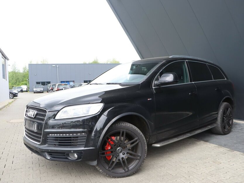 Q7 4.2 TDI QUATTRO S-LINE / 7-SITZE / PANORAMA